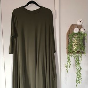 Green midi dress